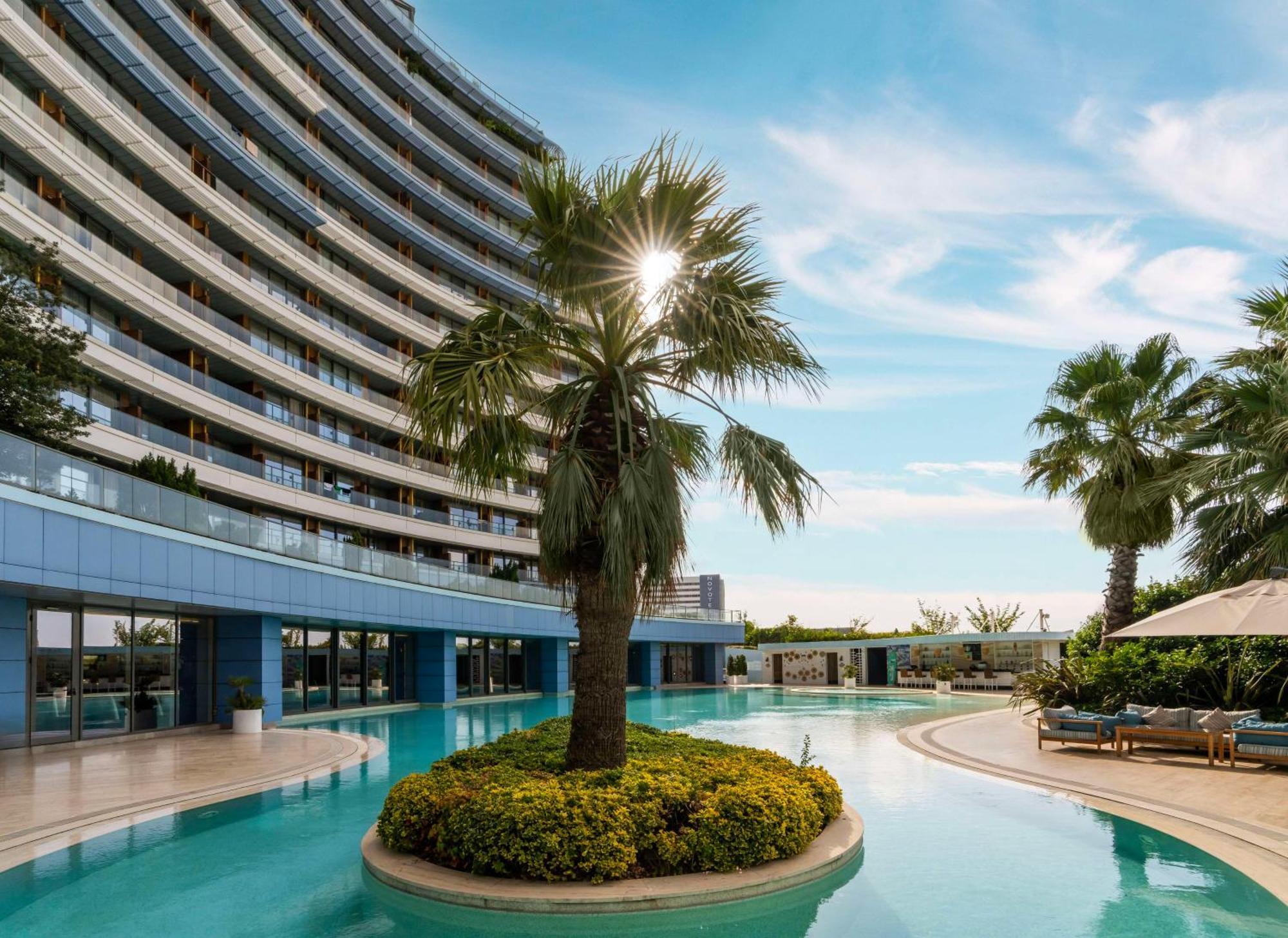 Radisson Blu Hotel Istanbul Ottomare Ngoại thất bức ảnh The Westin Athens