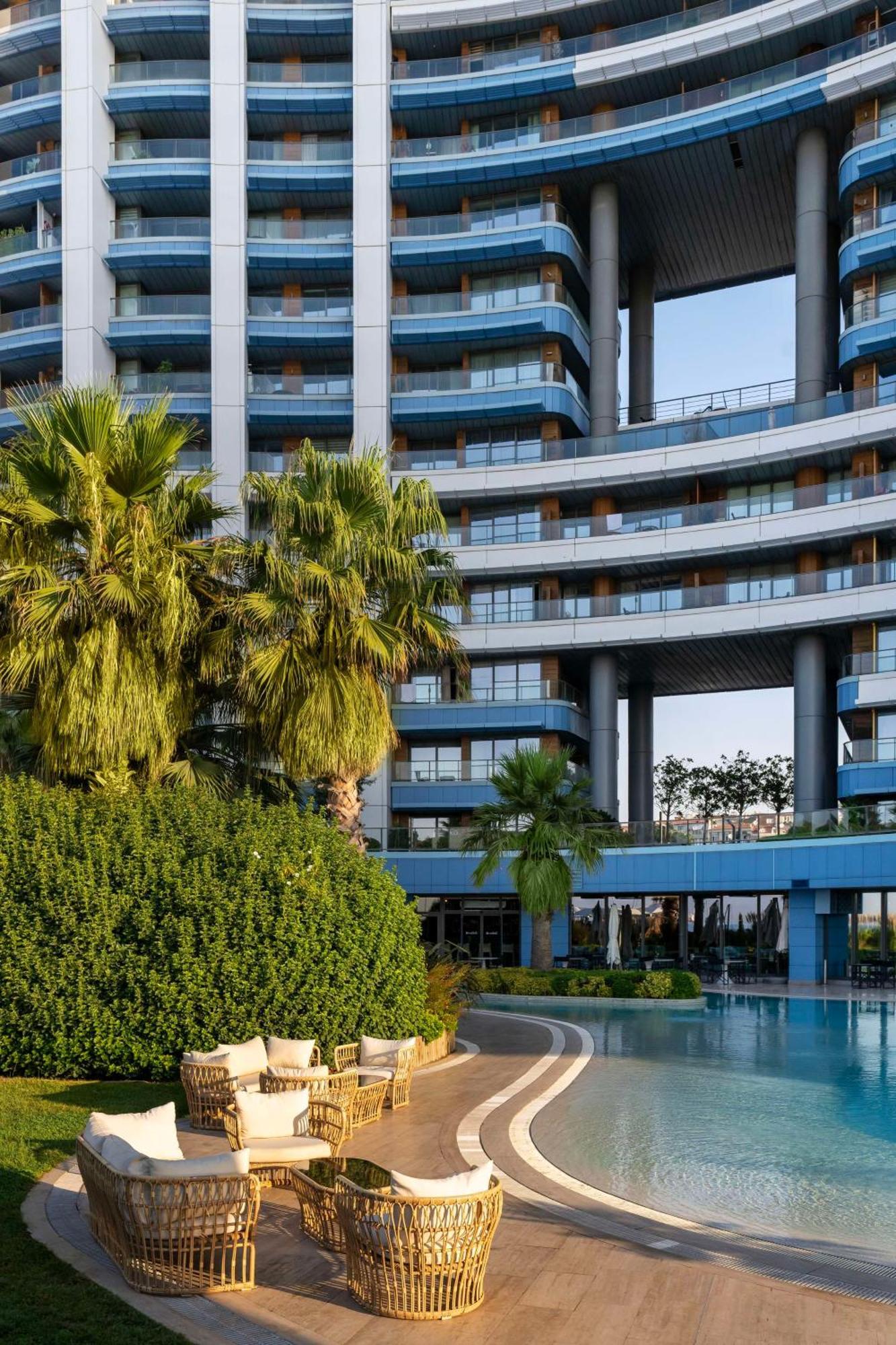 Radisson Blu Hotel Istanbul Ottomare Ngoại thất bức ảnh Hilton Athens
