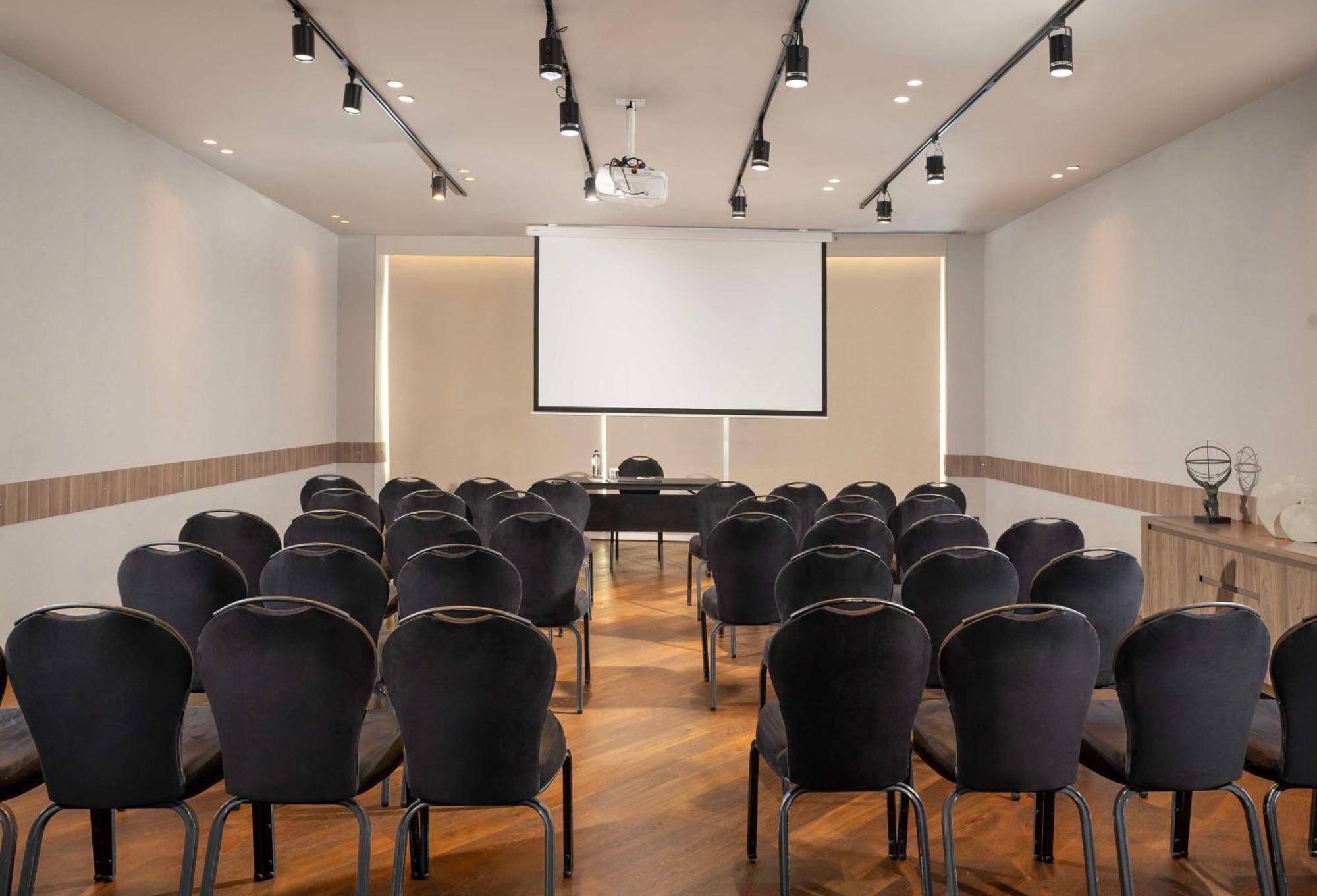 Radisson Blu Hotel Istanbul Ottomare Ngoại thất bức ảnh Meeting room