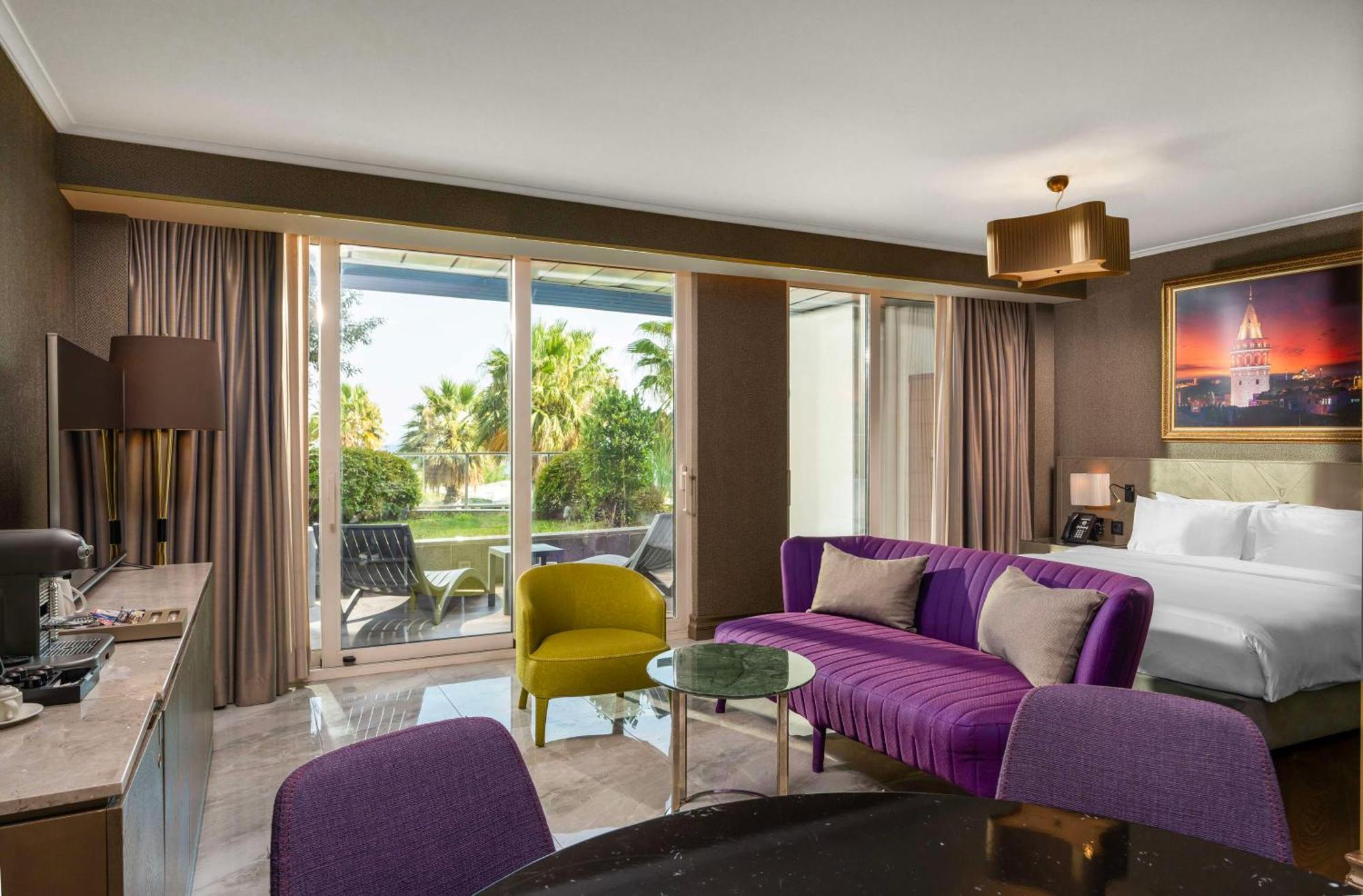 Radisson Blu Hotel Istanbul Ottomare Ngoại thất bức ảnh A room at the hotel